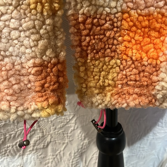 Davi & Dani Sherpa hooded jacket, size small - Picture 11 of 16